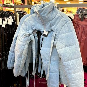 TASTEFUL & TRUSTED PERSONAL SHOPPER HOST. LIVE MALL ACTION !